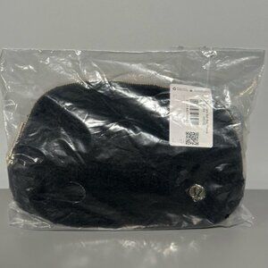 New Lululemon Everywhere Fleece Belt Bag 1L Black/Gold